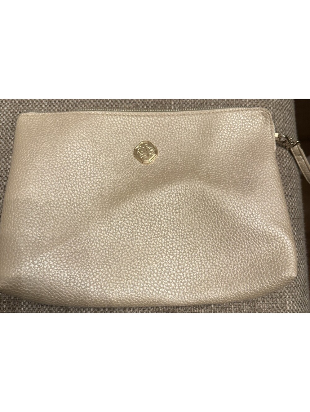 Shiseido Cream/Gold Makeup Bag Gold Hardware 9.5" x 7" Faux Leather Cosmetic